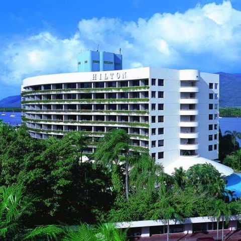 Hilton Cairns - Holiday Byron Bay 0