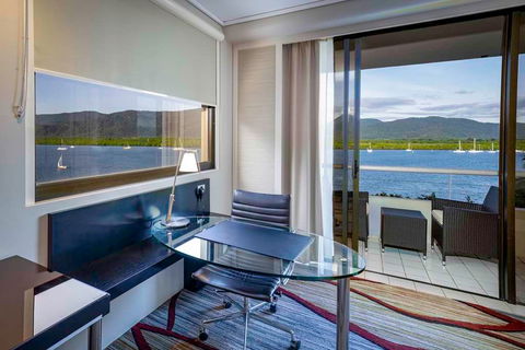 Hilton Cairns - Holiday Byron Bay 4