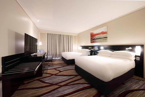 Hilton Cairns - Holiday Byron Bay 15