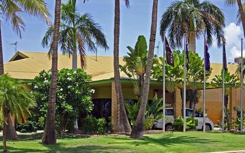 Karratha International Hotel - Holiday Byron Bay 0