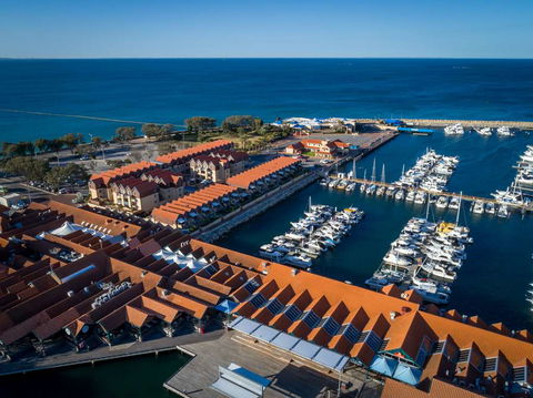 Hillarys Harbour Resort Apartments - Holiday Byron Bay 0