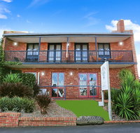 Tudor Motor Inn - Holiday Byron Bay