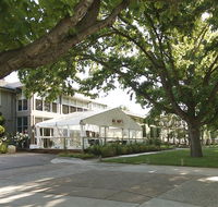 Forrest Hotel  Apartments - Holiday Byron Bay