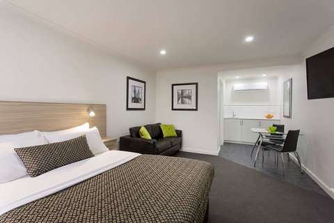 Hamilton Lonsdale Motel - Holiday Byron Bay 0