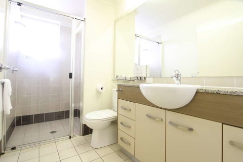 Caloundra Central Apartment Hotel - Holiday Byron Bay 7
