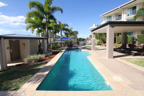 Caloundra Central Apartment Hotel - Holiday Byron Bay 8