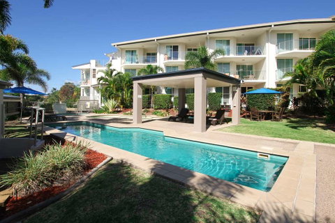 Caloundra Central Apartment Hotel - Holiday Byron Bay 9