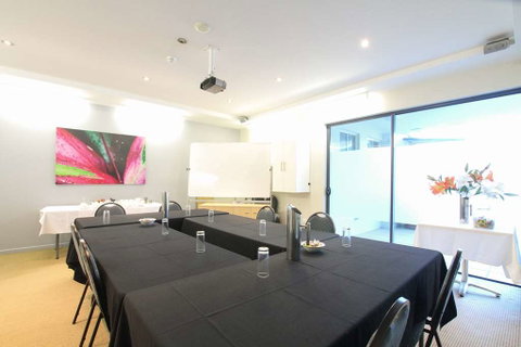 Caloundra Central Apartment Hotel - Holiday Byron Bay 12