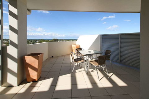 Caloundra Central Apartment Hotel - Holiday Byron Bay 16