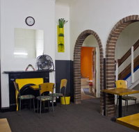 Adelaide Travellers Inn - Holiday Byron Bay