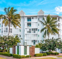 201 Lake Street - Cairns - Holiday Byron Bay