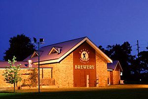 Potters Hotel and Brewery - Holiday Byron Bay 0