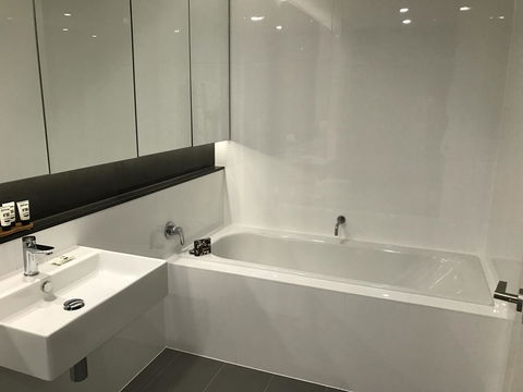 Knightsbridge Canberra - Holiday Byron Bay 28