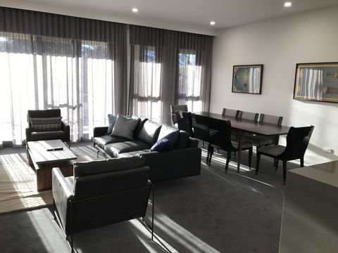 Knightsbridge Canberra - Holiday Byron Bay 33