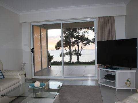 Mollymook Beach Waterfront - Holiday Byron Bay 12