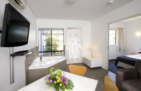 Majestic Oasis Apartments - Holiday Byron Bay 14