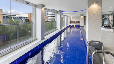 Oaks Adelaide Embassy Suites - Holiday Byron Bay 1