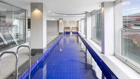 Oaks Adelaide Embassy Suites - Holiday Byron Bay 8