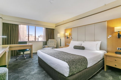 Stamford Plaza Adelaide - Holiday Byron Bay 14