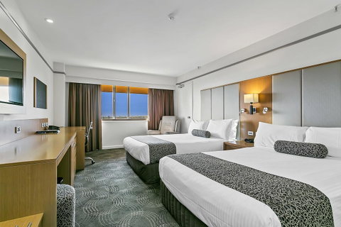 Stamford Plaza Adelaide - Holiday Byron Bay 15