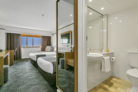 Stamford Plaza Adelaide - Holiday Byron Bay 34