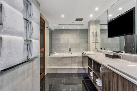 Stamford Plaza Adelaide - Holiday Byron Bay 42