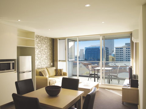 IStay Precinct Adelaide - Holiday Byron Bay 23