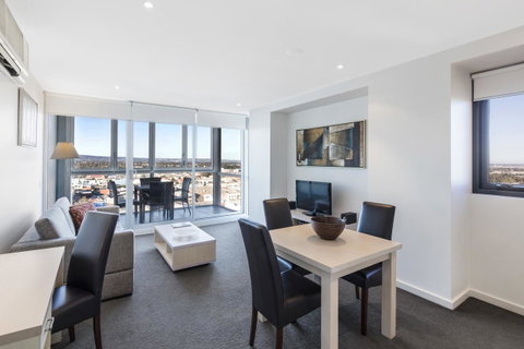 IStay Precinct Adelaide - Holiday Byron Bay 11