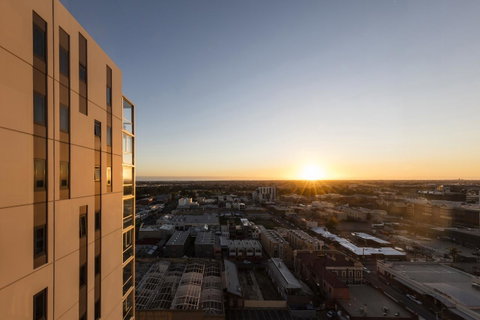 IStay Precinct Adelaide - Holiday Byron Bay 6