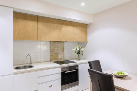 IStay Precinct Adelaide - Holiday Byron Bay 8