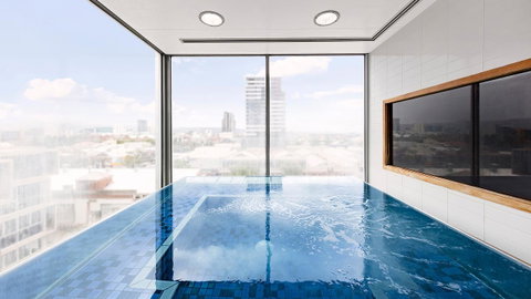 IStay Precinct Adelaide - Holiday Byron Bay 2