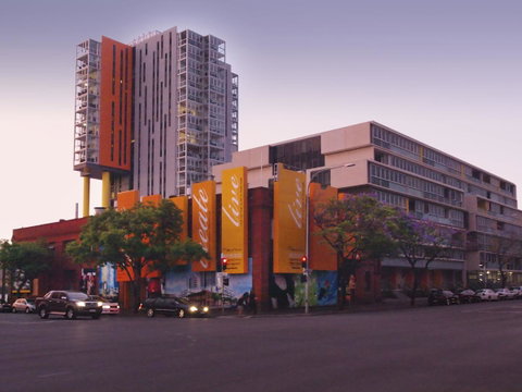 IStay Precinct Adelaide - Holiday Byron Bay 0
