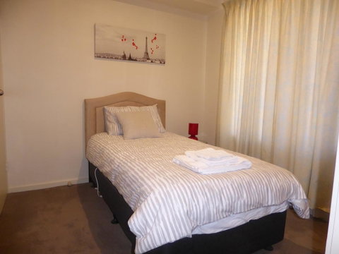 Adelaide City Apartment - 3br, 2bath & Carpark - Holiday Byron Bay 15
