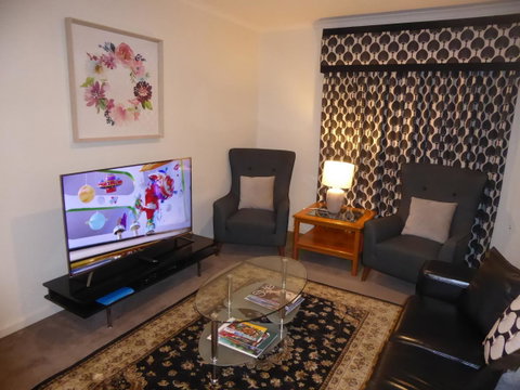 Adelaide City Apartment - 3br, 2bath & Carpark - Holiday Byron Bay 2