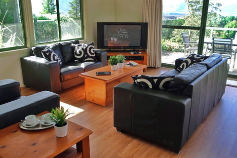 SkyView Villa - Holiday Byron Bay 4