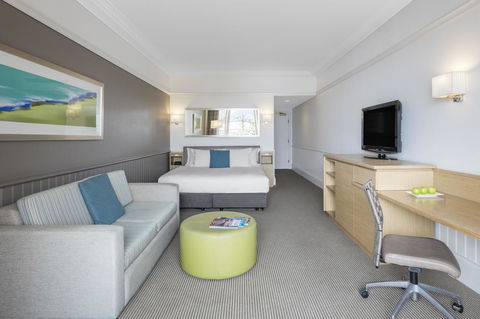 Crowne Plaza Terrigal Pacific, An IHG Hotel - Holiday Byron Bay 2