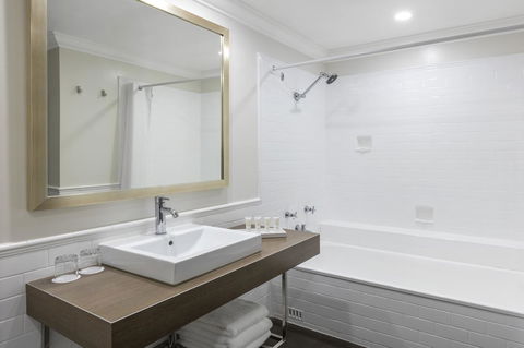 Crowne Plaza Terrigal Pacific, An IHG Hotel - Holiday Byron Bay 6
