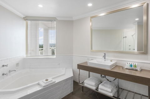 Crowne Plaza Terrigal Pacific, An IHG Hotel - Holiday Byron Bay 37