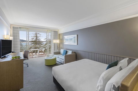 Crowne Plaza Terrigal Pacific, An IHG Hotel - Holiday Byron Bay 7