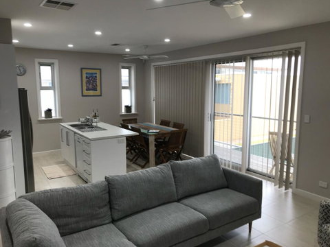 Elandra Holiday Home - Holiday Byron Bay 5