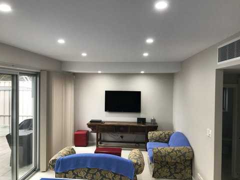 Elandra Holiday Home - Holiday Byron Bay 4