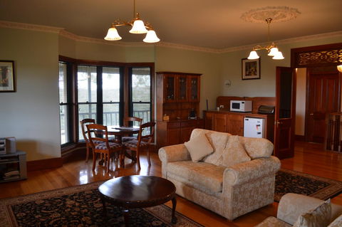 Angaston Saleyards Luxury Accommodation - Holiday Byron Bay 37