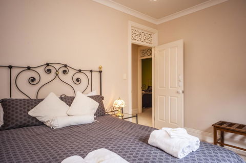 Angaston Saleyards Luxury Accommodation - Holiday Byron Bay 3