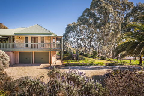 Angaston Saleyards Luxury Accommodation - Holiday Byron Bay 22