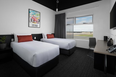 Rydges Pit Lane - Holiday Byron Bay 32