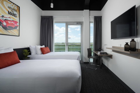 Rydges Pit Lane - Holiday Byron Bay 30
