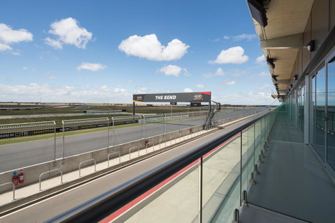 Rydges Pit Lane - Holiday Byron Bay 1