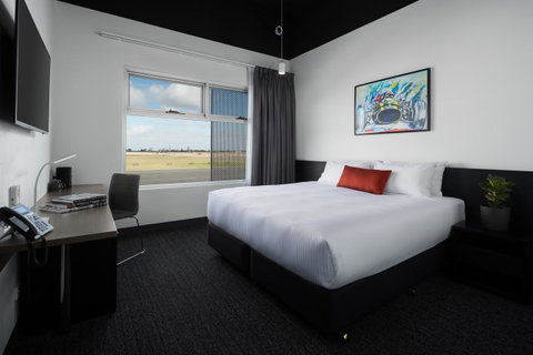 Rydges Pit Lane - Holiday Byron Bay 35