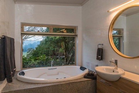 Adelaide Hills Retreats - Holiday Byron Bay 34