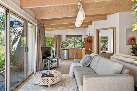 Adelaide Hills Retreats - Holiday Byron Bay 18